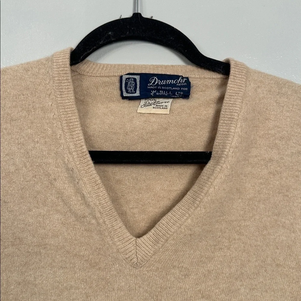 Vintage Drumohr 100% Cashmere Vneck Sweater Camel Size Large